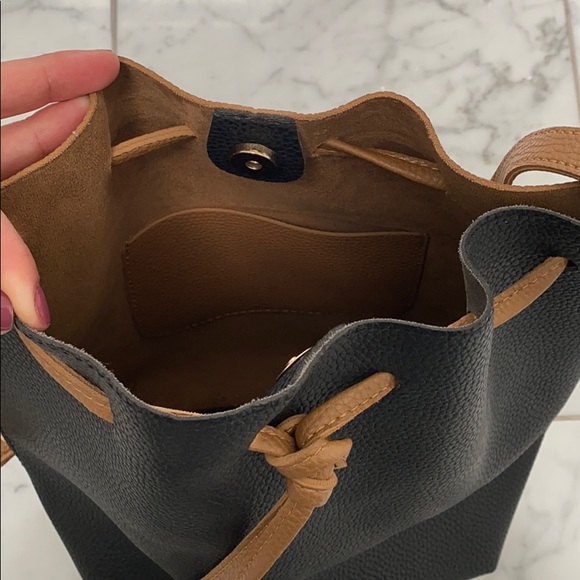 Navy and tan vegan leather cross body bag. - Picture 5 of 5